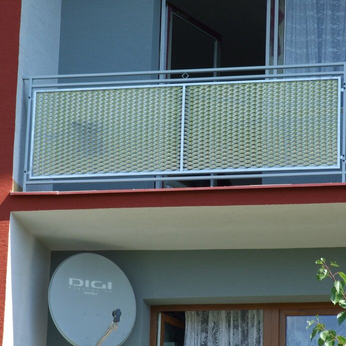 Balkónové zábradlie z ťahokovu