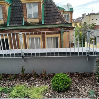 Jednoduché oceľové zábradlie