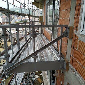 Konštrukcia závesného balkóna