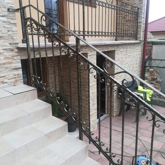 Kované zábradlie na schody a balkón