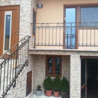 Kované zábradlie na schody a balkón