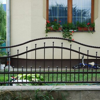 Kovaný plotový dielec s guľatým zakončením