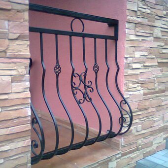 Plastické kované zábradlie