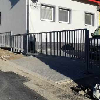 Plotové dielce so zvislou výplňou