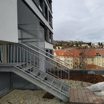 Vstupné oceľové schodisko