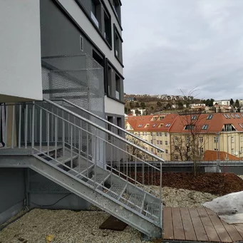 Vstupné oceľové schodisko
