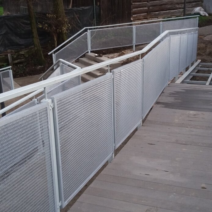 Zábradlie z ťahokovu